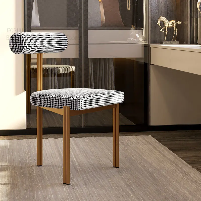 Современный дизайнерский обеденный стул Роскошные обеденные стулья для кухни Мебель для столовой Nordic Home Тканевая спинка Стул для макияжа 3